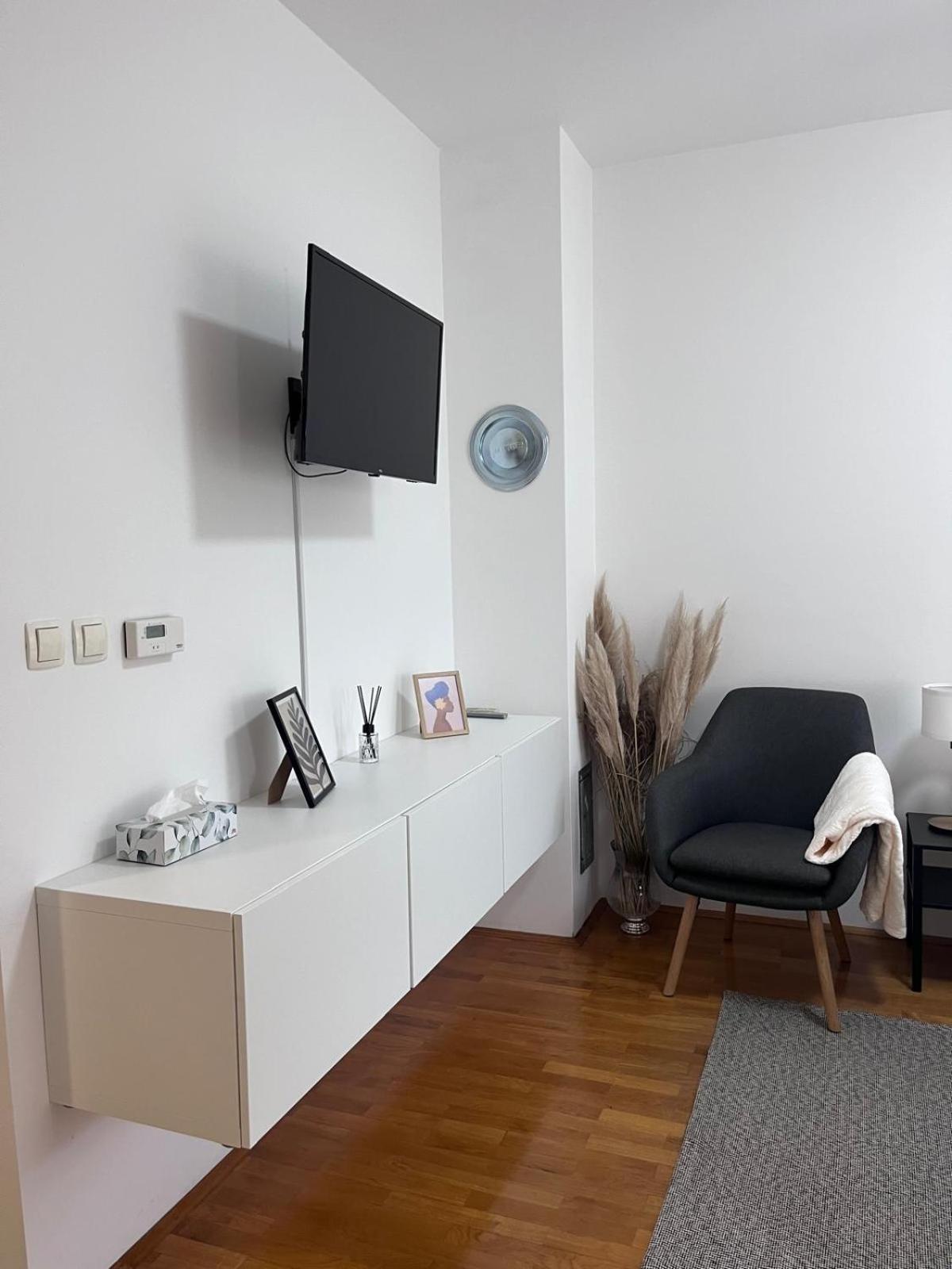 Studio Apartman - Sweet&Little Vrbovec エクステリア 写真